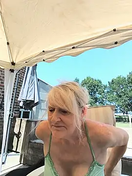 Snapshot of Heidiblueeyes chatting on 14, 7, 2026 Heidiblueeyes online show from 14, 7, 2026