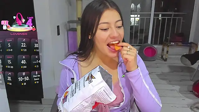 LovelyLoren333 online show from 27, 2, 2026