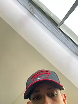 HarryGaze online show from 10, 4, 2026