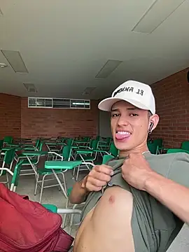 Snapshot of HarryGaze chatting on 2, 3, 2026 HarryGaze online show from 2, 3, 2026