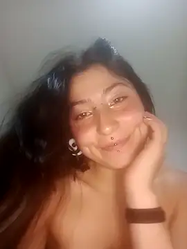 Snapshot of Little_Sweett chatting on 28, 2, 2026 Little Sweett online show from 28, 2, 2026