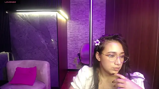 Aura cute  online show from 4, 3, 2026