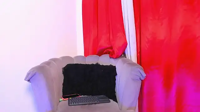 Snapshot of im_aliisson chatting on 28, 2, 2026 im aliisson online show from 28, 2, 2026