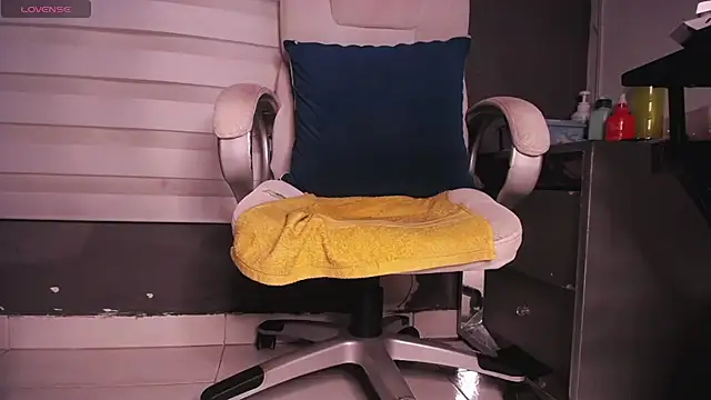 Snapshot of dirty_27cms chatting on 20, 12, 2025 dirty 27cms online show from 20, 12, 2025