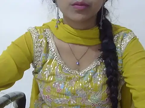 cute momo love online show from 28, 5, 2026