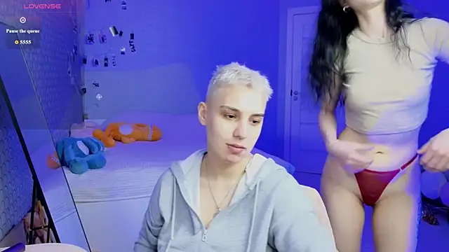 LuxuryLoverss online show from 29, 4, 2026