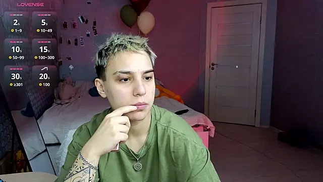 LuxuryLoverss online show from 14, 4, 2026