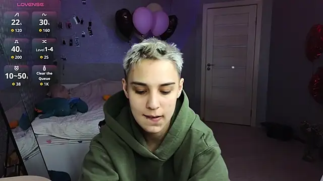 LuxuryLoverss online show from 25, 3, 2026