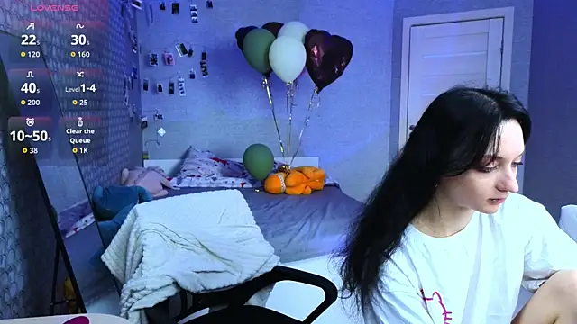 LuxuryLoverss online show from 7, 4, 2026