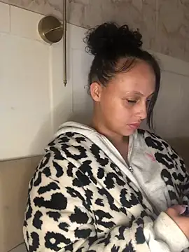 mayawesttt online show from 15, 4, 2026