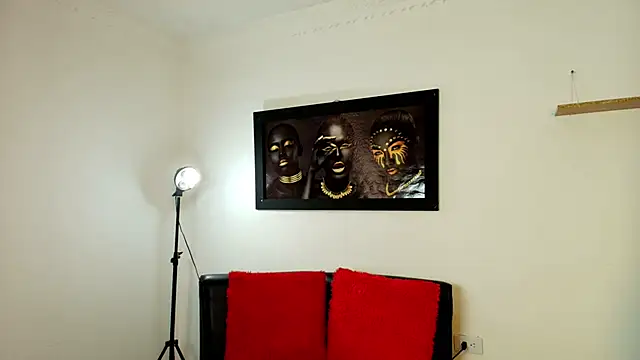 sara lux1 online show from 13, 4, 2026