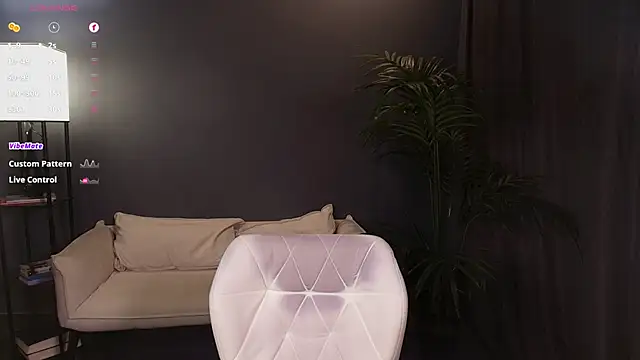 Elle Funning online show from 22, 5, 2026