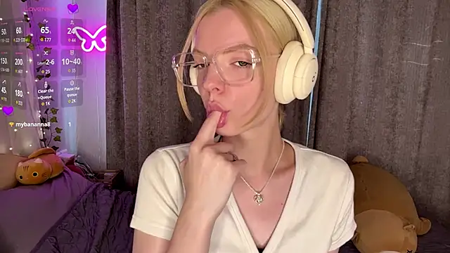 Snapshot of Marry_Sornatiko chatting on 12, 7, 2026 Marry Sornatiko online show from 12, 7, 2026