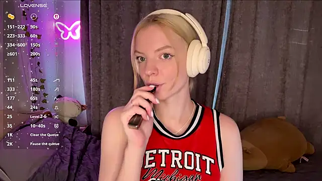 Snapshot of Marry_Sornatiko chatting on 13, 7, 2026 Marry Sornatiko online show from 13, 7, 2026