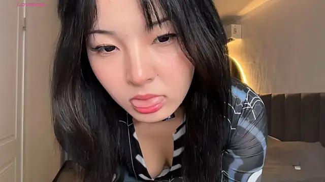Snapshot of minnie_joy chatting on 19, 6, 2026 minnie joy online show from 19, 6, 2026