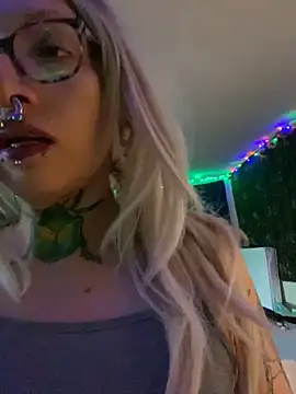 nightmar3doll online show from 25, 4, 2026