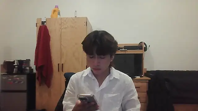 Snapshot of Ethangh001 chatting on 2, 3, 2026 Ethangh001 online show from 2, 3, 2026