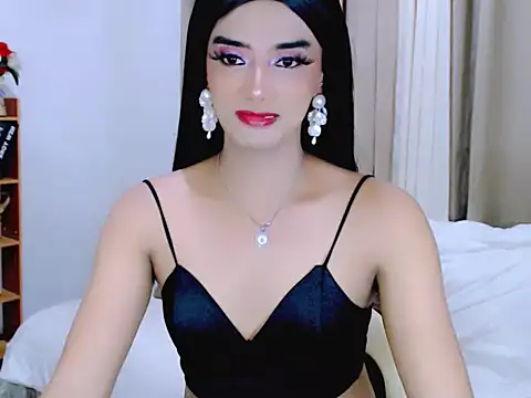 Queeny Cassandra online show from 23, 5, 2026