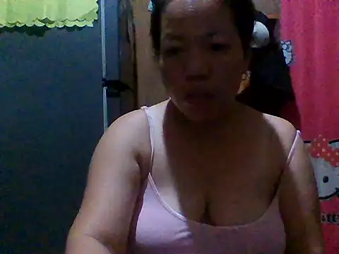 Snapshot of sweet_lhyn chatting on 7, 5, 2026 sweet lhyn online show from 7, 5, 2026