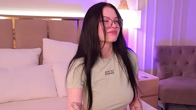 CindyMil online show from 4, 3, 2026