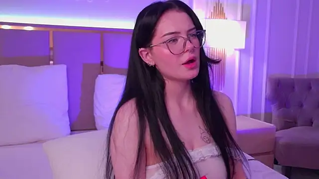 CindyMil online show from 28, 6, 2026