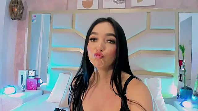 Samantha-Pardo online show from 5, 3, 2026