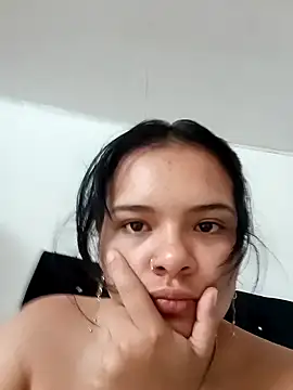 Snapshot of Emily_Rouse23 chatting on 2, 3, 2026 Emily Rouse23 online show from 2, 3, 2026