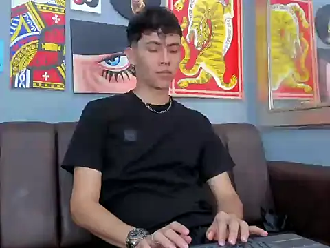 Snapshot of AronTawers chatting on 3, 3, 2026 AronTawers online show from 3, 3, 2026