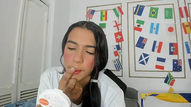 Snapshot of emily_gaviria1 chatting on 12, 7, 2026 emily gaviria1 online show from 12, 7, 2026