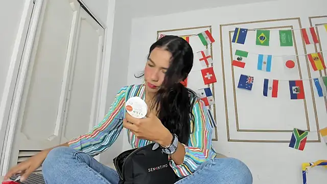 Snapshot of emily_gaviria1 chatting on 29, 6, 2026 emily gaviria1 online show from 29, 6, 2026