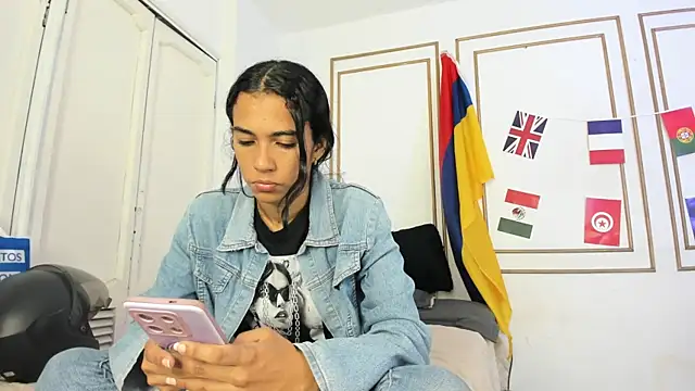 Snapshot of emily_gaviria1 chatting on 14, 6, 2026 emily gaviria1 online show from 14, 6, 2026