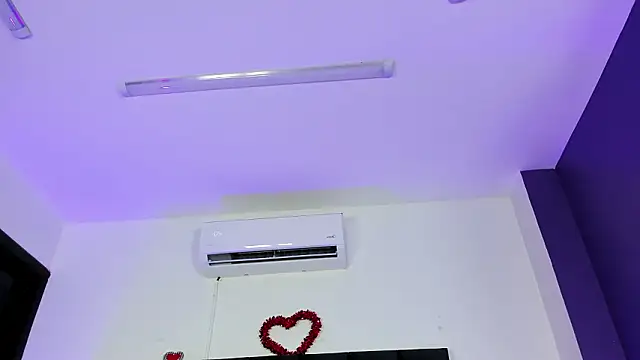 scarlet  ray  online show from 28, 2, 2026