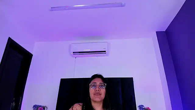 scarlet  ray  online show from 23, 3, 2026