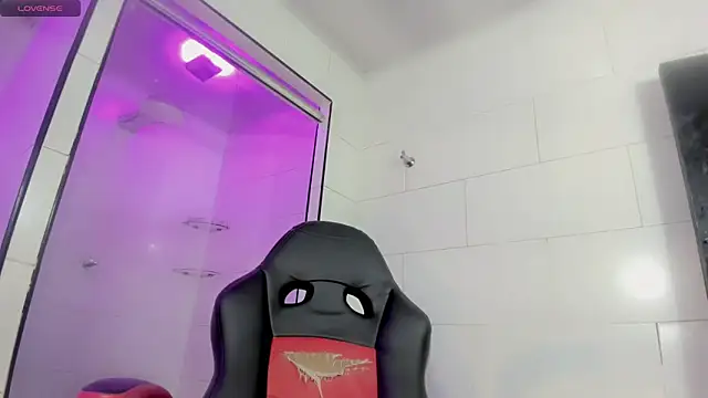 madison mujica  online show from 14, 4, 2026