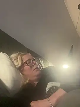 Amelie BlondeXX online show from 2, 3, 2026