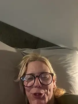 Amelie BlondeXX online show from 1, 3, 2026