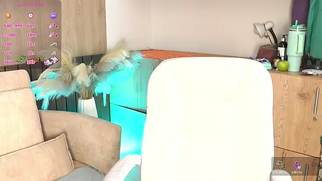 SilviaStoneX online show from 7, 4, 2026