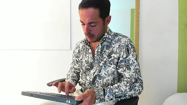 Adams Sanz online show from 13, 5, 2026
