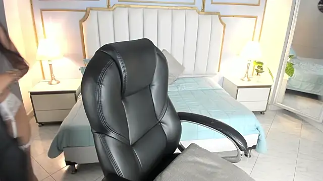 Sophie nolie online show from 19, 3, 2026