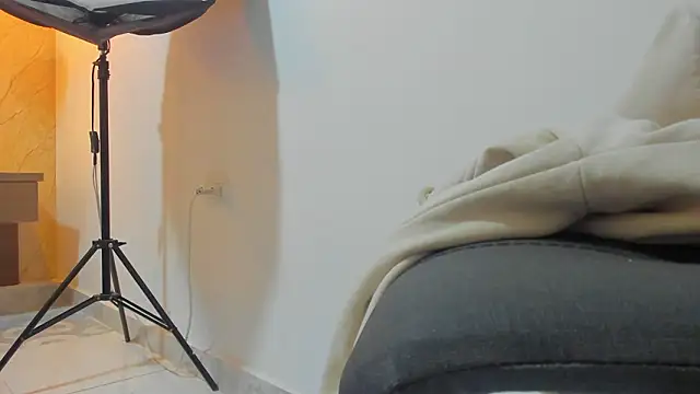 Snapshot of Miia03 chatting on 28, 3, 2026 Miia03 online show from 28, 3, 2026