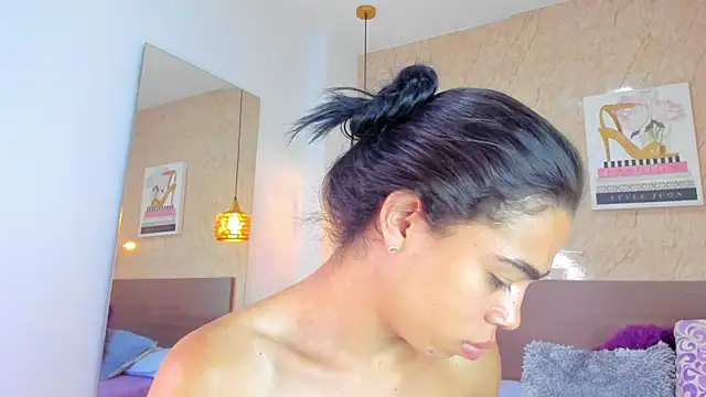 Snapshot of Miia03 chatting on 13, 4, 2026 Miia03 online show from 13, 4, 2026