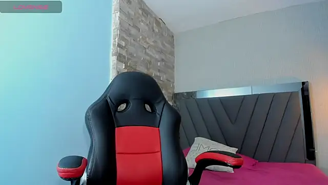 LUCIA KHAN online show from 13, 4, 2026