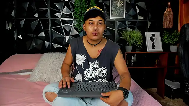 Noha  scott online show from 4, 4, 2026