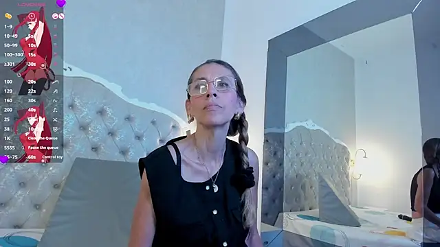 Snapshot of KristalMature chatting on 28, 5, 2026 KristalMature online show from 28, 5, 2026