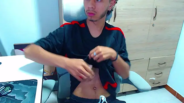 Snapshot of axeldarkk chatting on 23, 2, 2026 axeldarkk online show from 23, 2, 2026