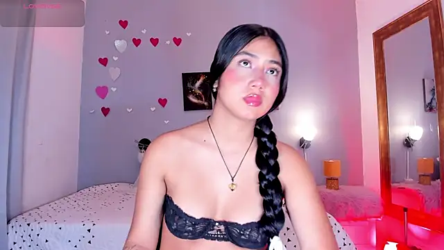 KimTaylorW online show from 9, 4, 2026