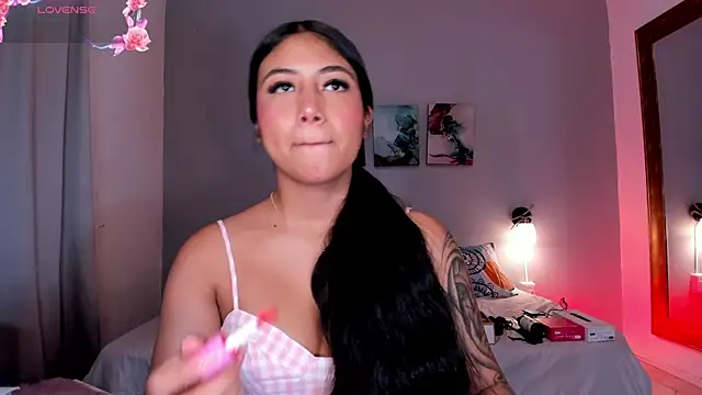KimTaylorW online show from 17, 7, 2026