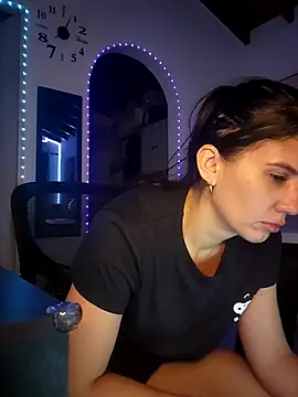 sashaaqueen online show from 2, 3, 2026