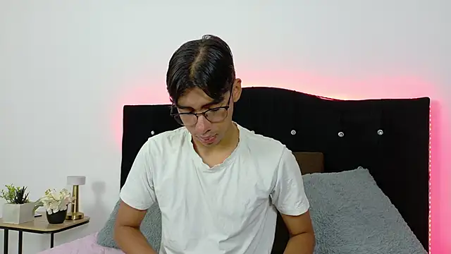 Snapshot of Eros_Lux chatting on 19, 6, 2026 Eros Lux online show from 19, 6, 2026