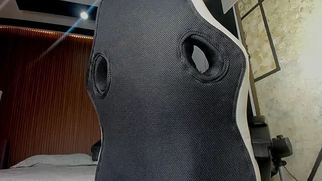 DylanRoyce  online show from 17, 4, 2026